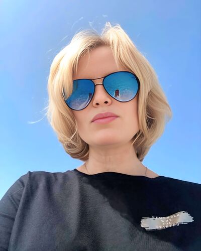  ,   LLYa, 42 ,   c 