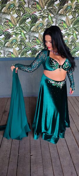  ,   Anastasia, 40 ,   ,   , 