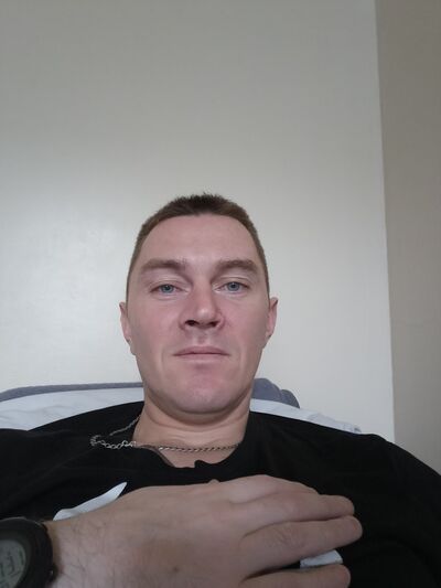  ,   Viktor, 32 ,   ,   