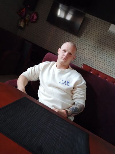  --,   Alexander, 24 ,   ,   , c 