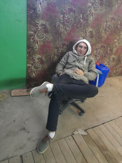  ,   Denis, 31 ,  