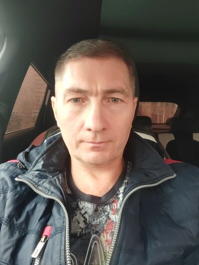  ,   Nik, 48 ,     