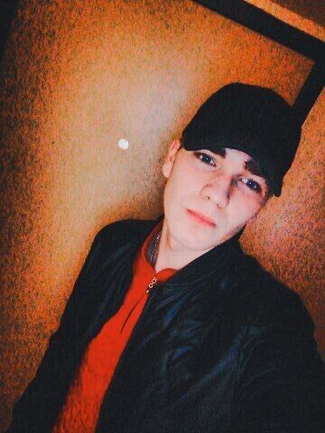  48485941  Alexander, 26 ,    