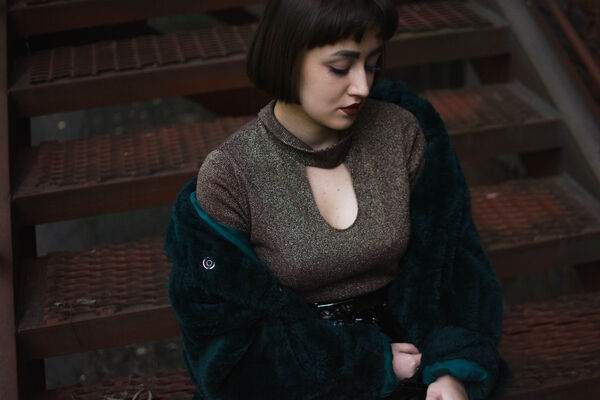  ,   Jana, 28 ,  