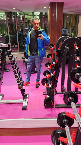  ,   Eslam, 40 ,     , c 