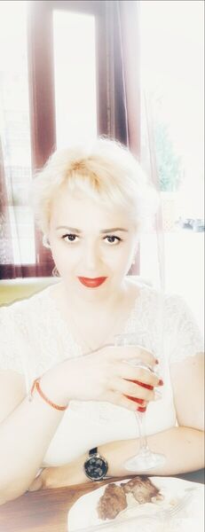  ,   Mila, 43 ,  