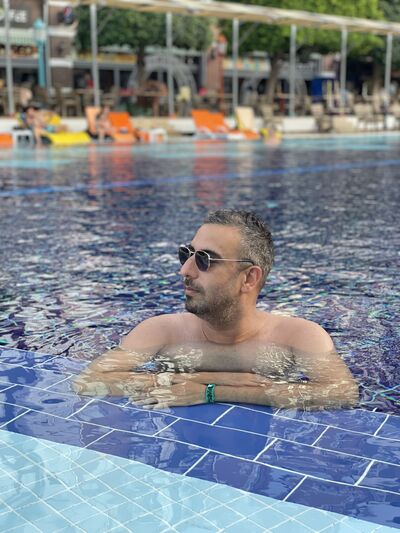  ,   Emir, 37 ,   ,   , c 