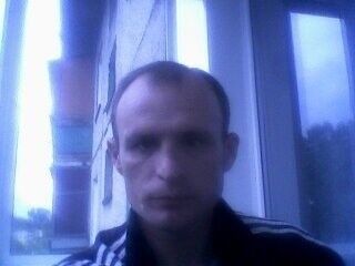  19376451  VADIM, 46 ,    