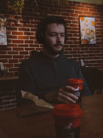  -,   Anton, 28 ,   ,   , c 