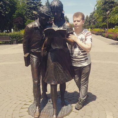  ,   Maksim, 37 ,  