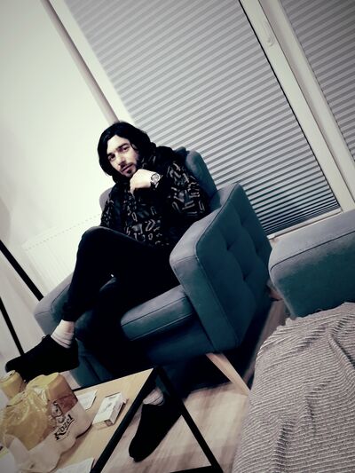  ,   Nika, 37 ,   ,   