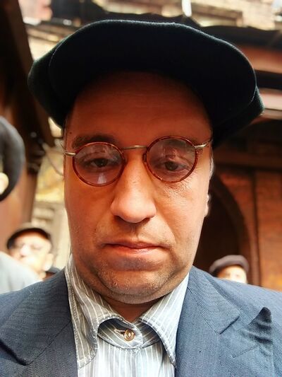  ,   Alex actor, 42 ,   ,   , c 