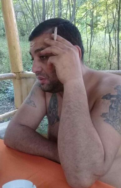  ,   Armen, 42 ,   ,   , c 