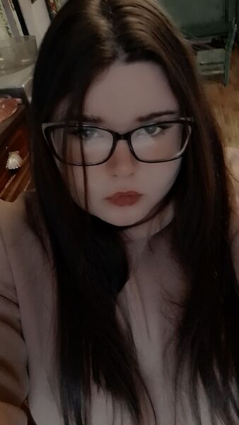  ,   Darya, 20 ,  