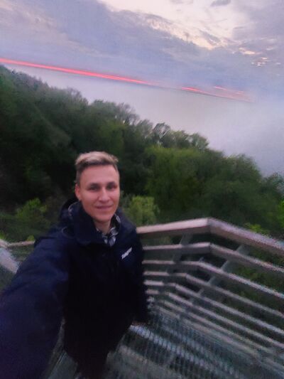  ,   Artur, 32 ,   ,   , c , 