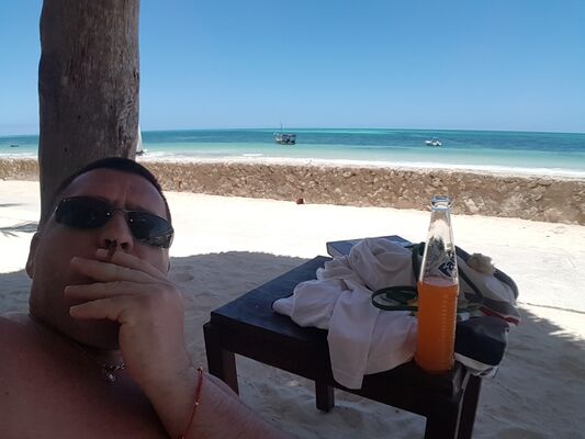  ,   Aleks, 49 ,   ,   , c 