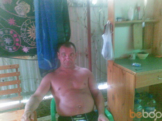  ,   Viktor, 52 ,   , 