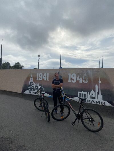  ,   Viktor, 46 ,     , c , 