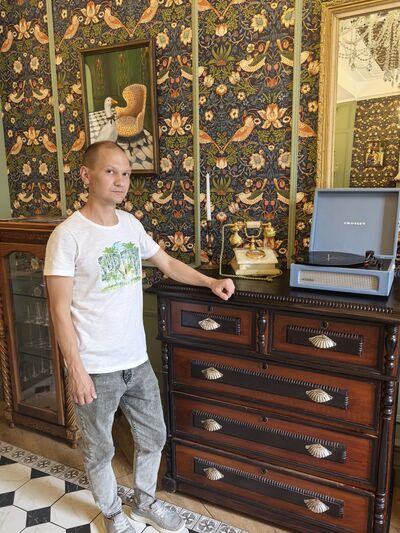  ,   Holden, 37 ,   ,   