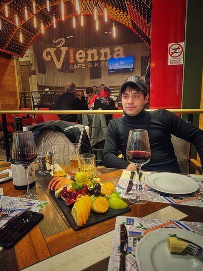  ,   Narek, 27 ,   ,   , c 