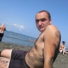  9878371  Irakli, 32 ,    