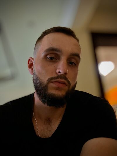  ,   Vladislav, 26 ,   ,   