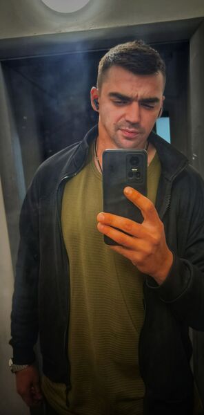  ,   Evgen, 32 ,   