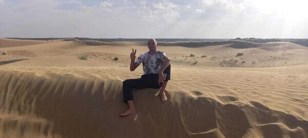  ,   Alex, 45 ,   ,   , c , 