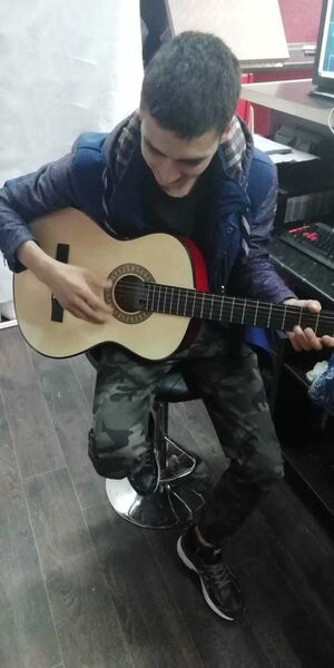  ,   Doston, 32 ,   ,   , c 