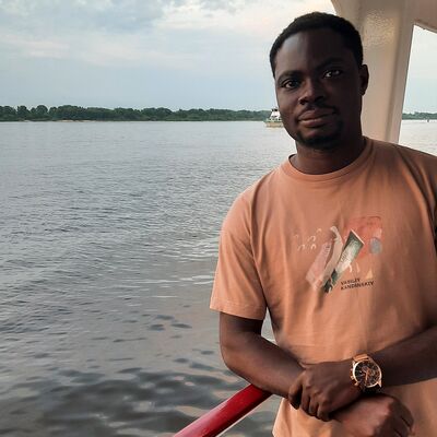  ,   Oluwaloni, 34 ,   ,   