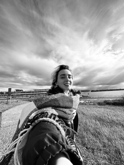  ,   Anna, 26 ,   ,   