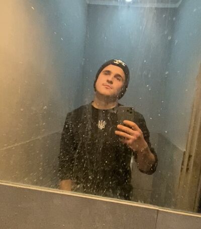  ,   Wiktor, 21 ,   ,   