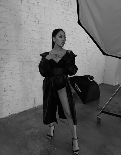  ,   Diana, 27 ,  