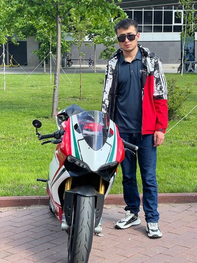  ,   Bexruz, 21 ,   ,   