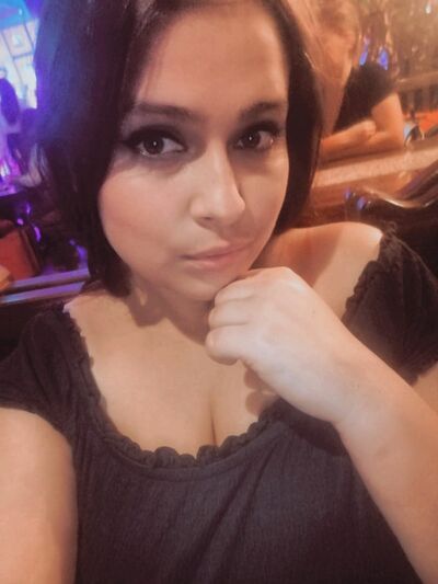  ,   Adelina, 25 ,  