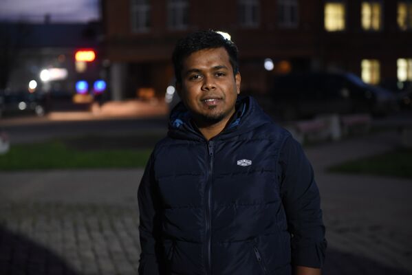  ,   Makswell, 35 ,   ,   
