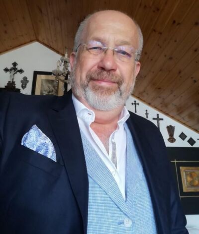  Canary Wharf,   Michael, 61 ,   ,   