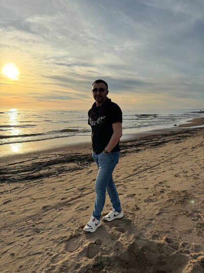  -,   Petr, 47 ,   ,   , c 