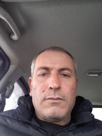  ,   Artur, 52 ,   ,   