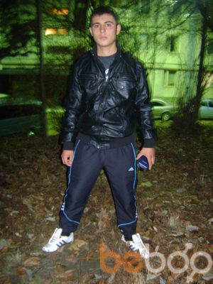  ,   Tomas, 33 ,   