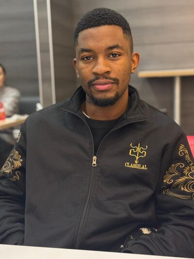  ,   Alain, 29 ,   ,   