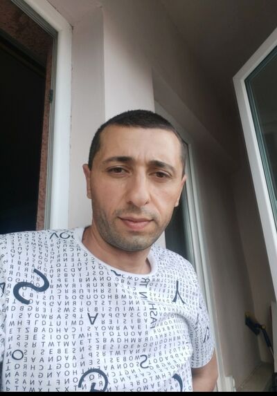  ,   Akop, 32 ,   ,   