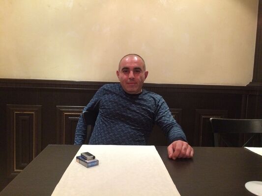   ,   Artur, 45 ,   