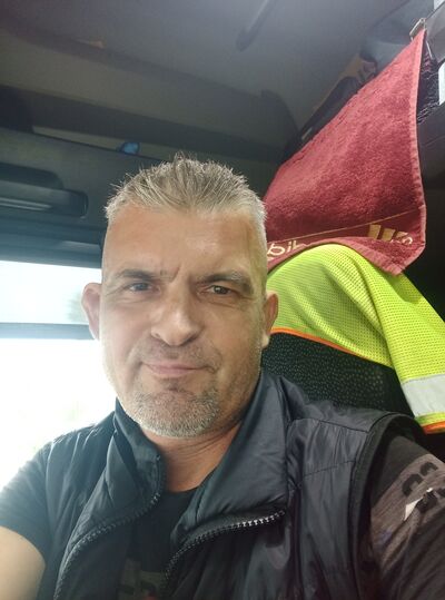  Villar del Arzobispo,   Ruslan, 52 ,   ,   