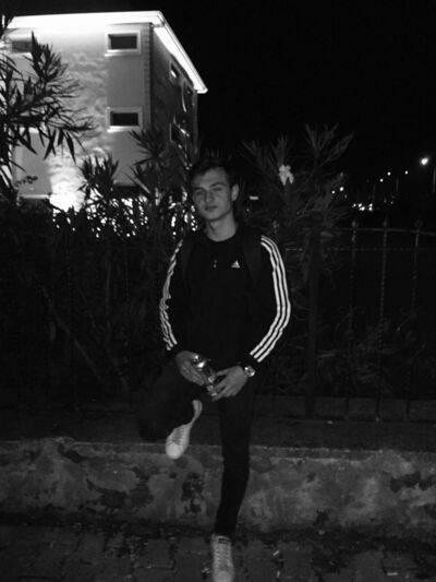  ,   Ferdi, 22 ,   ,   