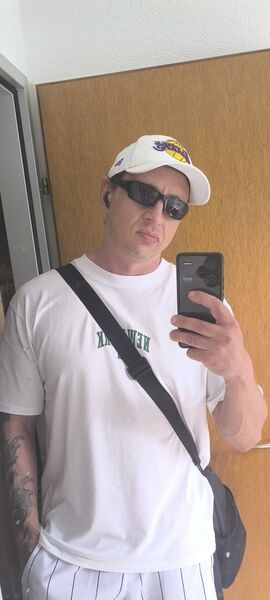  ,   Max, 41 ,   ,   
