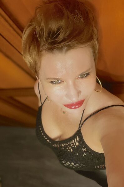  ,   Julia, 46 ,     , c 