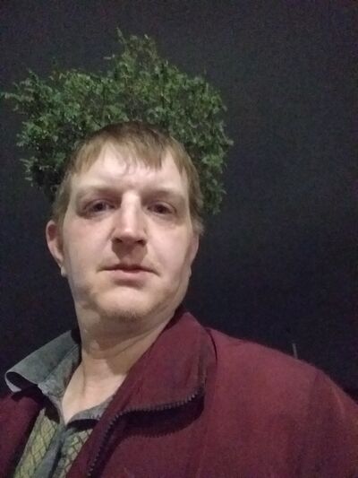  --,   Maxim, 42 ,   ,   , c , 