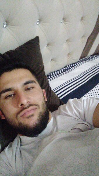  -,   Ali, 30 ,   ,   
