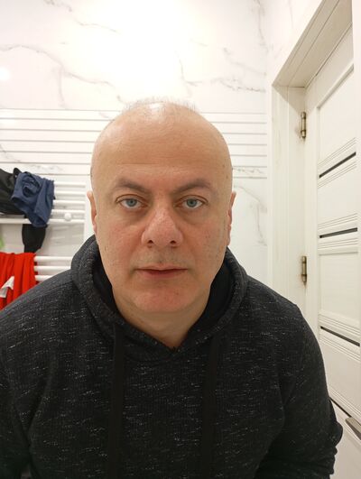  ,   Goga, 45 ,   ,   